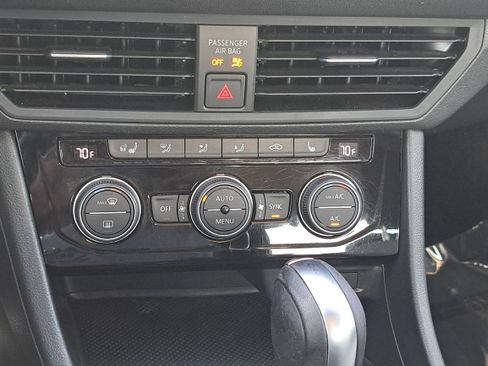 Used 2021 Volkswagen Jetta R-Line w/ R-Line Cold Weather Package FWD image 21