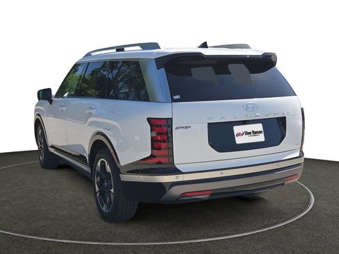 Certified 2026 Hyundai Palisade Limited AWD/4WD image 3
