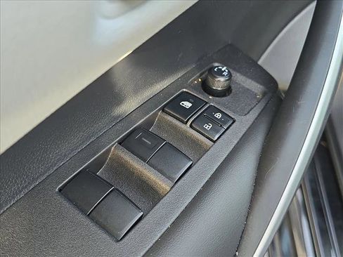 Used 2024 Toyota Corolla SE image 9