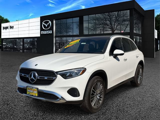 Used 2023 Mercedes-Benz GLC 300 4MATIC image 2