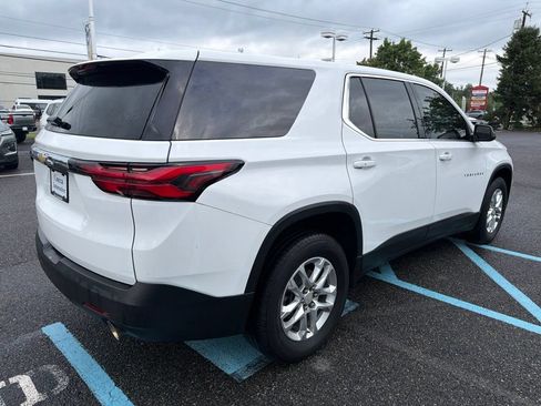 Used 2023 Chevrolet Traverse LS FWD image 6