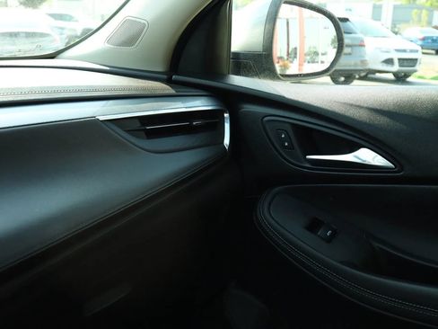 Used 2025 Buick Encore GX Preferred FWD image 28