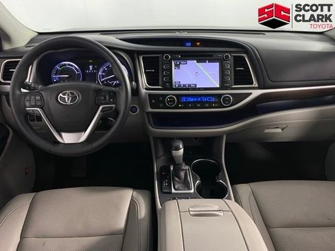 Used 2016 Toyota Highlander Limited Platinum AWD/4WD image 24
