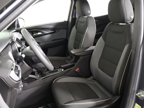 Used 2021 Chevrolet TrailBlazer LT w/ Convenience Package image 28