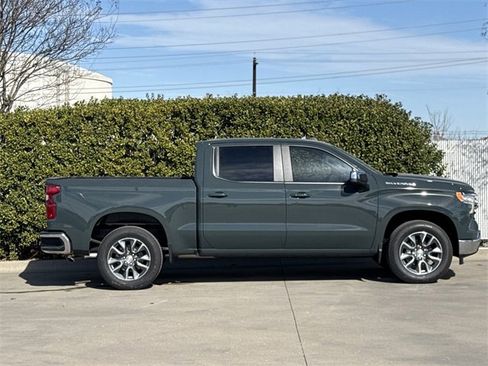 New 2026 Chevrolet Silverado 1500 LT w/ Convenience Package II image 3