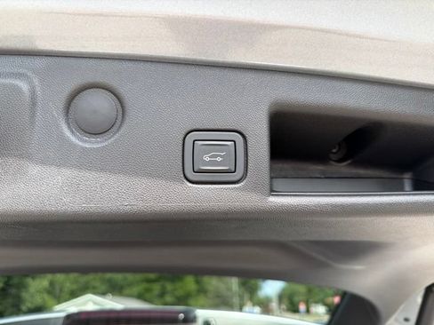 Certified 2024 Chevrolet Equinox Premier AWD/4WD image 19
