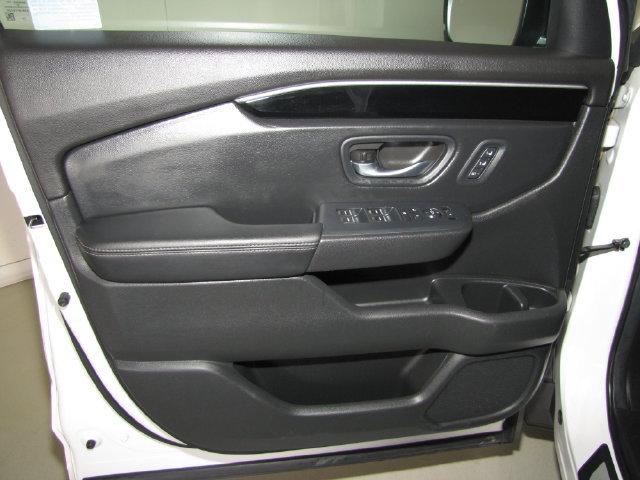 Certified 2025 Honda Pilot EX-L image 32