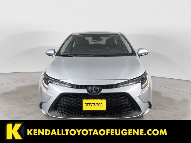 Used 2022 Toyota Corolla LE FWD image 2