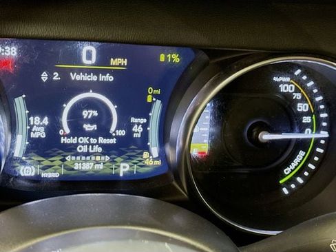 Used 2022 Jeep Wrangler Sahara w/ Cold Weather Group image 14