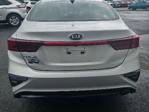 Used 2020 Kia Forte LXS FWD image 5