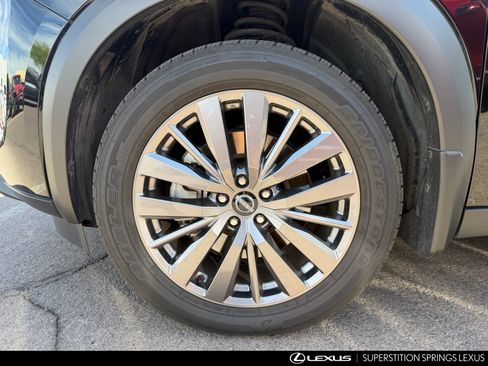 Used 2024 Nissan Pathfinder SL w/ SL Premium Package FWD image 6