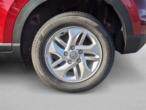 New 2025 Hyundai Venue SE image 9