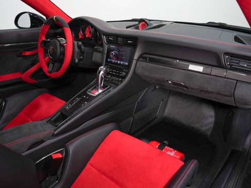 Used 2019 Porsche 911 GT2 RS RWD image 35