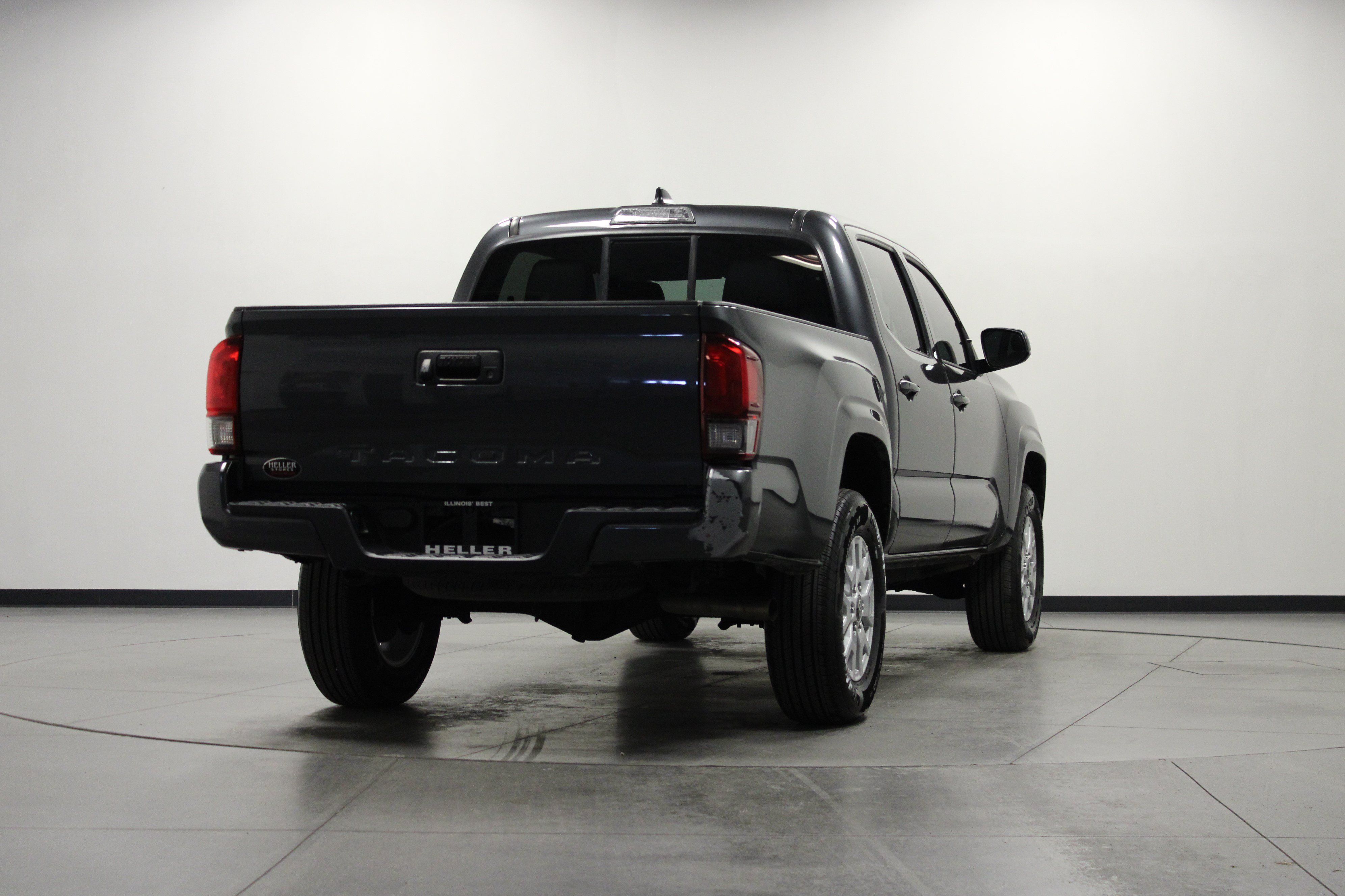 Used 2023 Toyota Tacoma SR RWD image 4