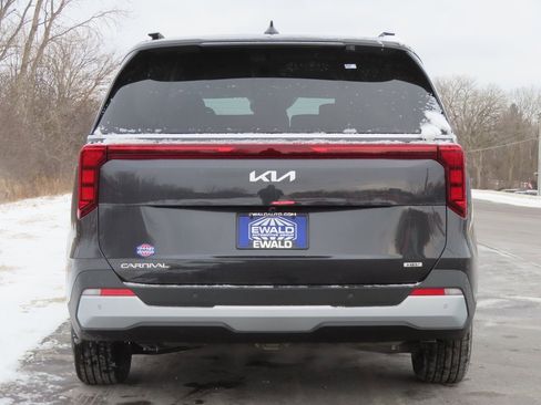 New 2026 Kia Carnival EX image 17