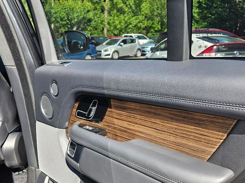 Used 2018 Land Rover Range Rover Supercharged image 57