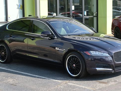 Used 2017 Jaguar XF Prestige image 5