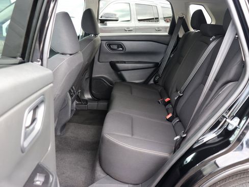 Used 2024 Nissan Rogue S image 12