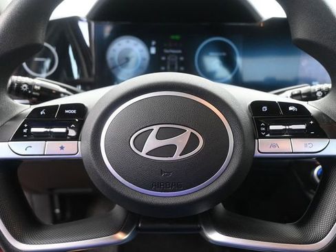 Used 2024 Hyundai Elantra SEL image 29