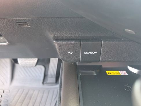 Used 2022 Toyota Camry XSE FWD image 22