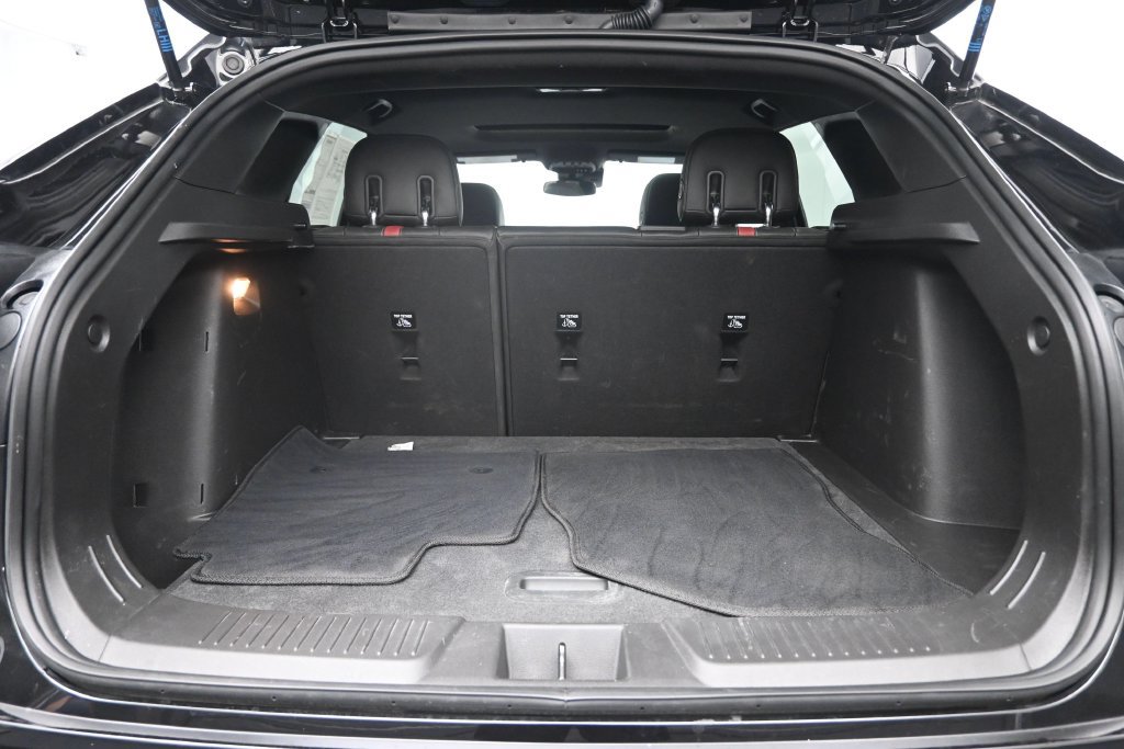 Used 2025 Chevrolet Trax RS w/ Sunroof Package FWD image 25