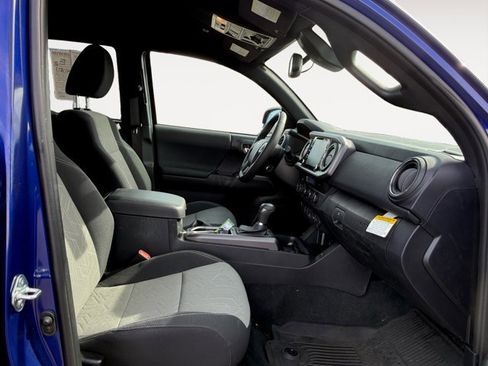 Used 2023 Toyota Tacoma TRD Off-Road image 14