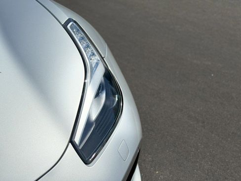 Used 2019 Ferrari GTC4Lusso image 9