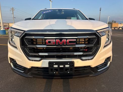 Used 2024 GMC Terrain AT4 w/ Infotainment Package II AWD/4WD image 11