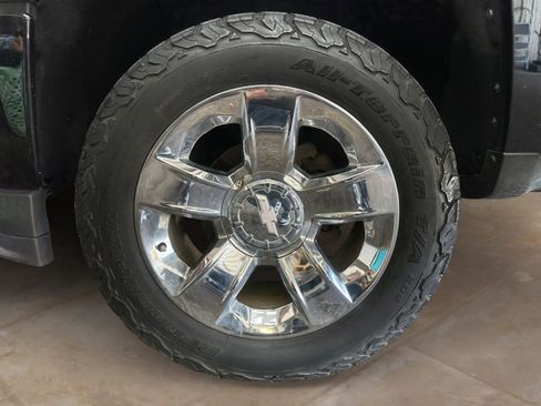 Used 2016 Chevrolet Silverado 1500 LTZ Z71 w/ LTZ Plus Package AWD/4WD image 31