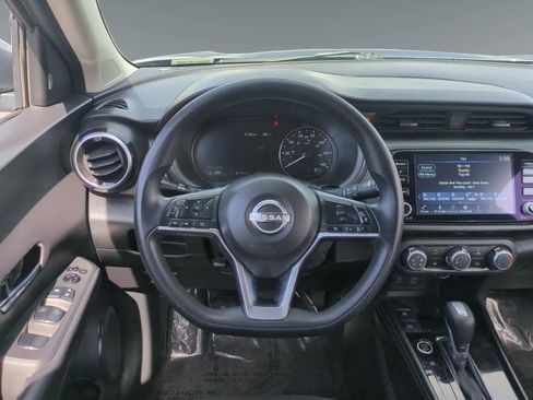 Used 2024 Nissan Kicks SV image 12