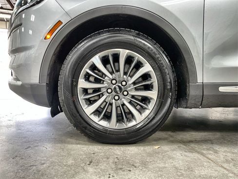 Used 2021 Lincoln Nautilus Reserve image 10