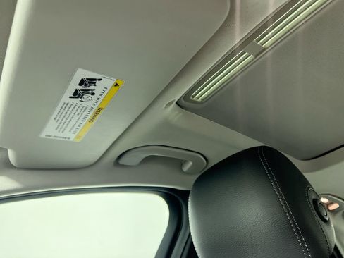 Used 2019 Mercedes-Benz C 300 Sedan image 19