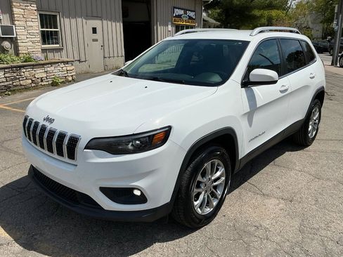 Used 2019 Jeep Cherokee Latitude Plus w/ Cold Weather Group AWD/4WD image 7