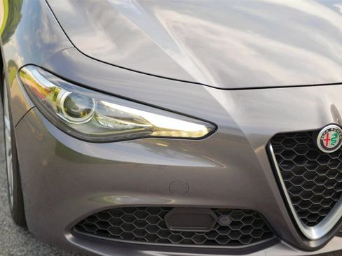Used 2018 Alfa Romeo Giulia Ti w/ Quick Order Package 22X Lusso AWD/4WD image 45