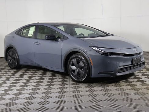 Used 2024 Toyota Prius LE image 43