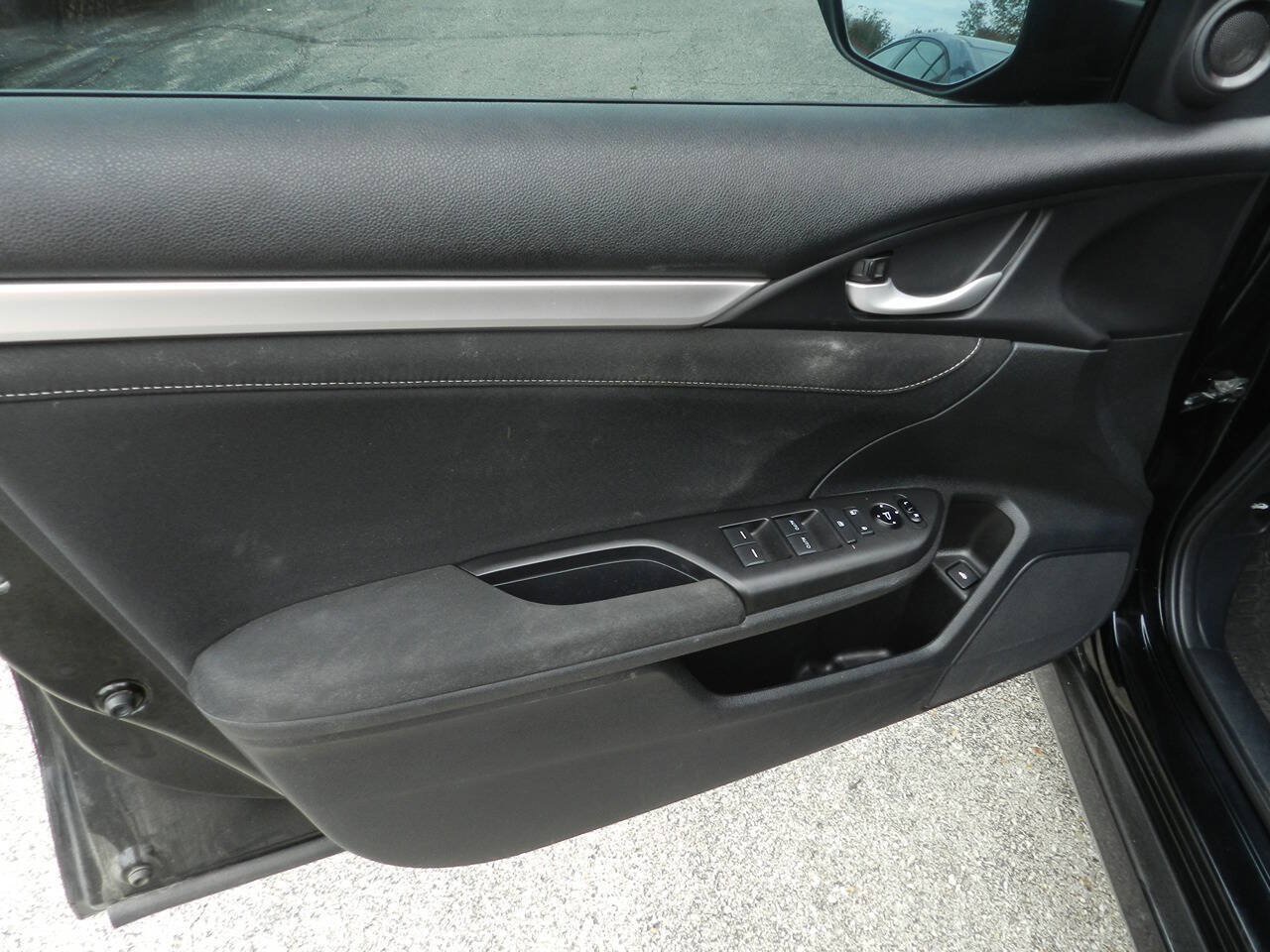 Used 2018 Honda Civic EX-T image 16
