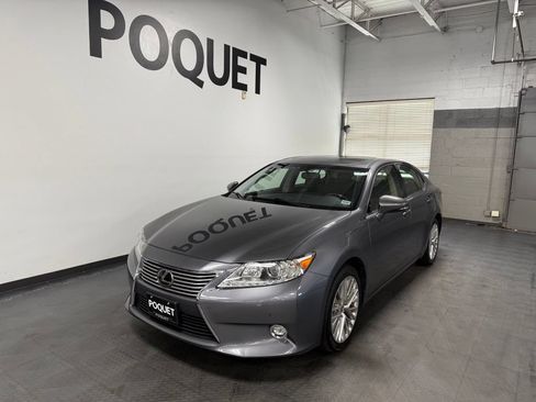 Used 2014 Lexus ES 350 w/ Luxury Package FWD image 2