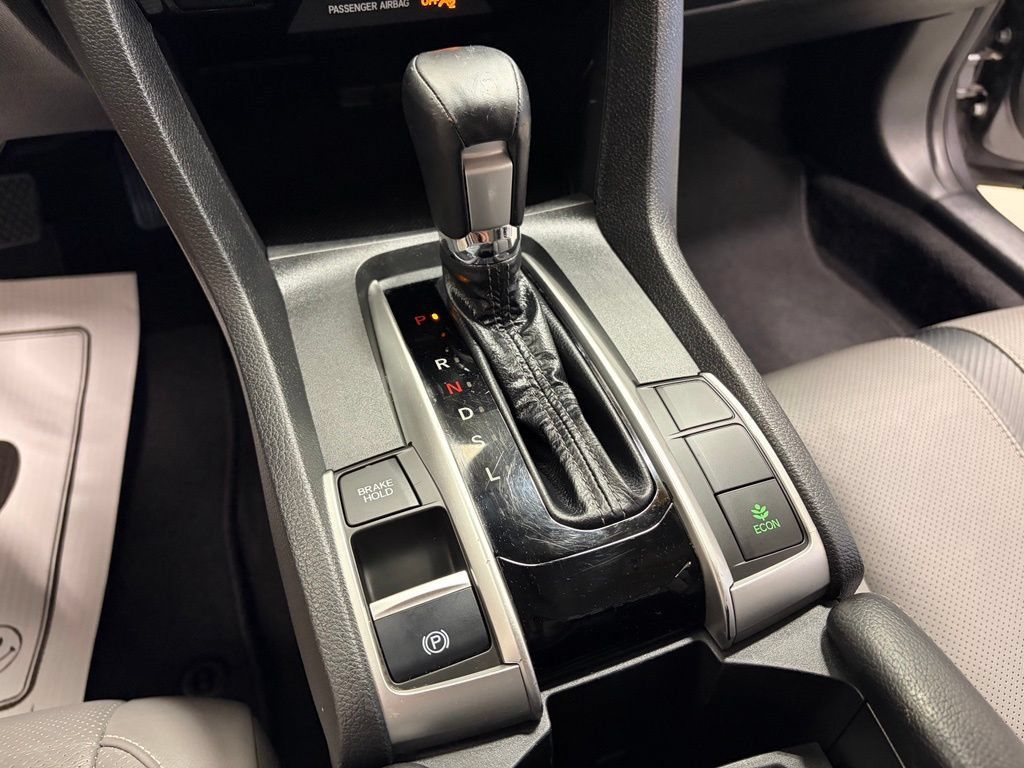 Used 2018 Honda Civic Touring image 21