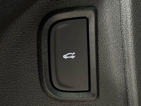 New 2025 Chevrolet Blazer EV RS image 32