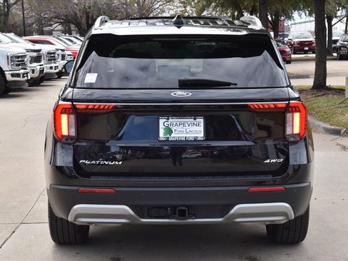 Certified 2025 Ford Explorer Platinum w/ LUX Leather Package image 9
