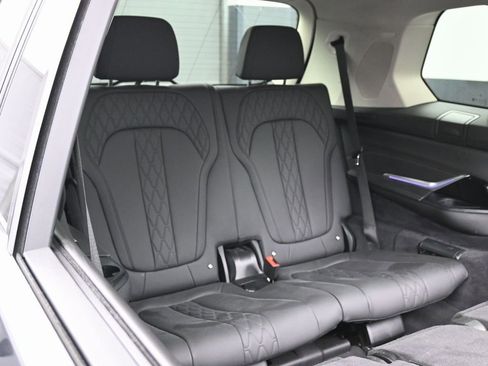 Used 2023 BMW X7 xDrive40i AWD/4WD image 38