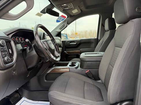 Used 2020 Chevrolet Silverado 1500 LT Trail Boss AWD/4WD image 3