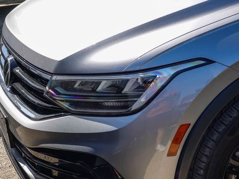 Used 2022 Volkswagen Tiguan SE R-Line image 2