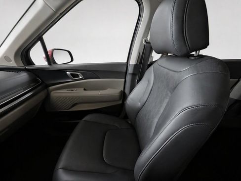 Certified 2025 Kia Carnival FWD image 31