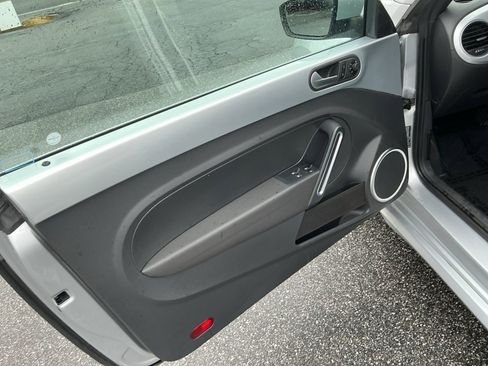 Used 2013 Volkswagen Beetle TDI image 35