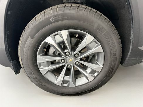 Used 2025 Chevrolet Equinox LT AWD/4WD image 35