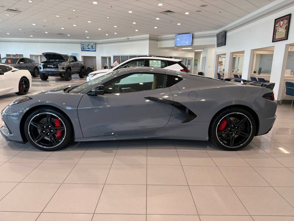 Used 2024 Chevrolet Corvette Stingray Premium Cpe w/ Z51 Performance Package RWD image 5