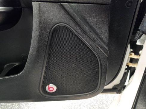 Used 2017 Chrysler 300 S RWD image 32