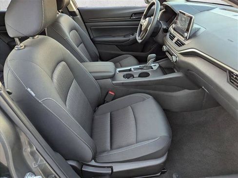 Certified 2025 Nissan Altima 2.5 S FWD image 18
