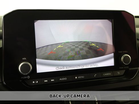 Used 2024 Nissan Pathfinder S image 4